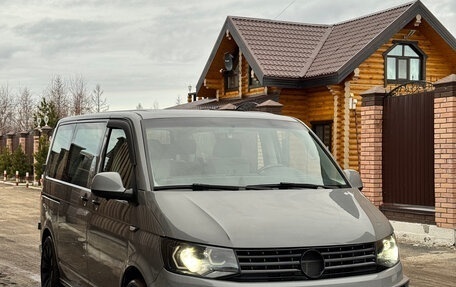 Volkswagen Transporter T6 рестайлинг, 2015 год, 1 890 000 рублей, 1 фотография