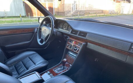 Mercedes-Benz E-Класс, 1993 год, 1 330 000 рублей, 9 фотография