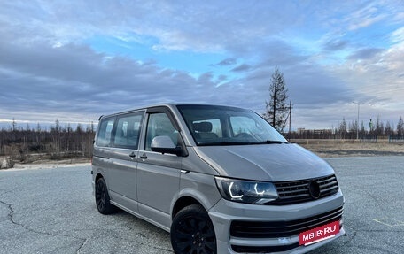 Volkswagen Transporter T6 рестайлинг, 2015 год, 1 890 000 рублей, 2 фотография