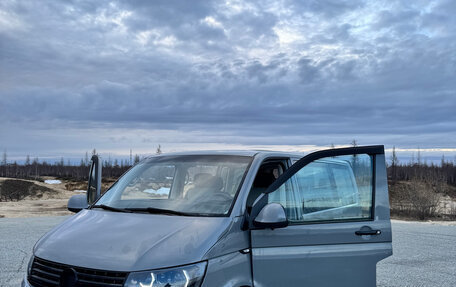 Volkswagen Transporter T6 рестайлинг, 2015 год, 1 890 000 рублей, 17 фотография