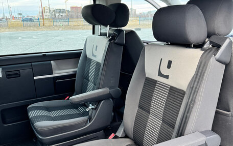 Volkswagen Transporter T6 рестайлинг, 2015 год, 1 890 000 рублей, 13 фотография