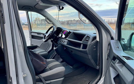 Volkswagen Transporter T6 рестайлинг, 2015 год, 1 890 000 рублей, 15 фотография