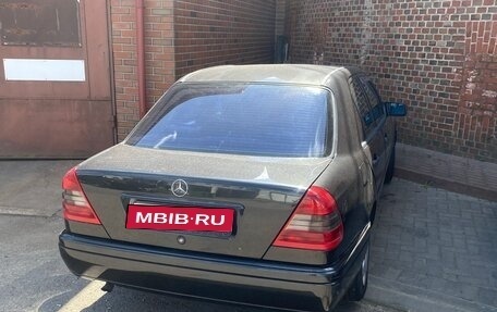 Mercedes-Benz C-Класс, 1993 год, 350 000 рублей, 3 фотография