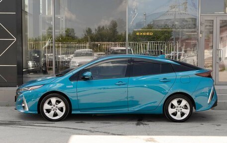 Toyota Prius IV XW50, 2018 год, 1 700 000 рублей, 8 фотография
