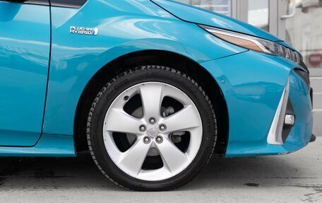Toyota Prius IV XW50, 2018 год, 1 700 000 рублей, 9 фотография
