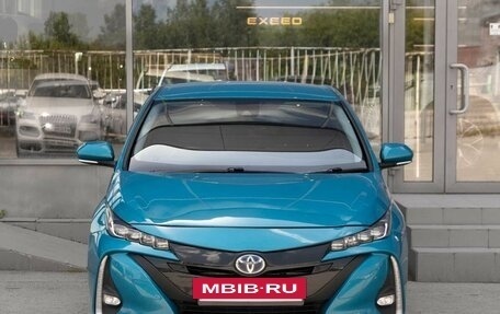 Toyota Prius IV XW50, 2018 год, 1 700 000 рублей, 2 фотография