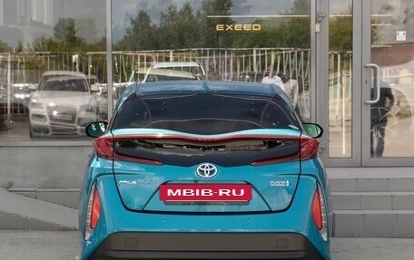 Toyota Prius IV XW50, 2018 год, 1 700 000 рублей, 6 фотография