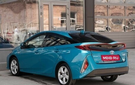 Toyota Prius IV XW50, 2018 год, 1 700 000 рублей, 7 фотография