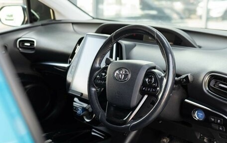 Toyota Prius IV XW50, 2018 год, 1 700 000 рублей, 11 фотография