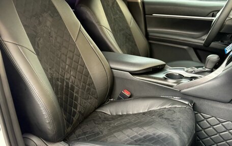 Toyota Camry, 2020 год, 2 100 000 рублей, 10 фотография