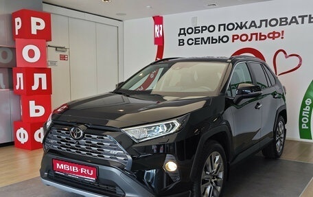 Toyota RAV4, 2019 год, 3 650 000 рублей, 1 фотография