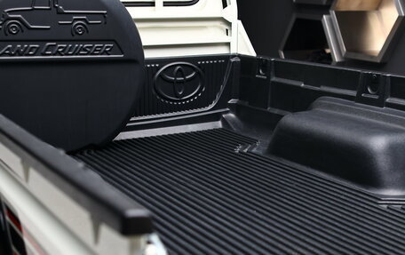 Toyota Land Cruiser 70, 2022 год, 8 990 000 рублей, 11 фотография