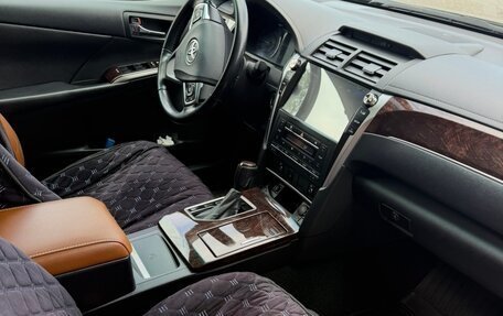 Toyota Camry, 2017 год, 2 200 000 рублей, 2 фотография