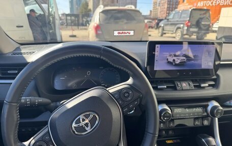 Toyota RAV4, 2024 год, 3 650 000 рублей, 6 фотография