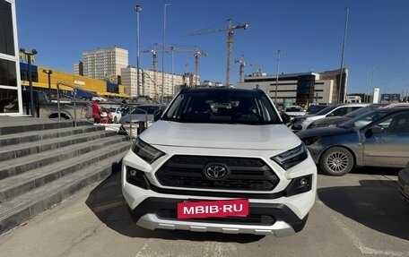 Toyota RAV4, 2024 год, 3 650 000 рублей, 4 фотография