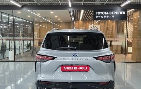Toyota Sienna, 2025 год, 9 700 000 рублей, 4 фотография
