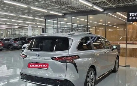 Toyota Sienna, 2025 год, 9 700 000 рублей, 3 фотография