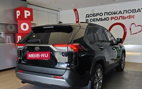 Toyota RAV4, 2019 год, 3 650 000 рублей, 4 фотография