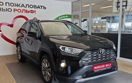 Toyota RAV4, 2019 год, 3 650 000 рублей, 3 фотография
