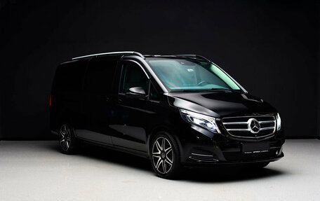 Mercedes-Benz V-Класс, 2018 год, 6 200 000 рублей, 1 фотография