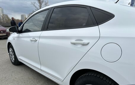 Hyundai Solaris II рестайлинг, 2021 год, 1 650 000 рублей, 4 фотография