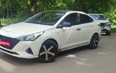 Hyundai Solaris II рестайлинг, 2021 год, 1 500 000 рублей, 3 фотография