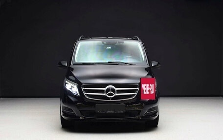 Mercedes-Benz V-Класс, 2018 год, 6 200 000 рублей, 2 фотография