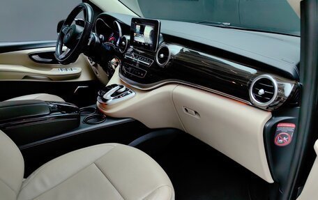 Mercedes-Benz V-Класс, 2018 год, 6 200 000 рублей, 17 фотография