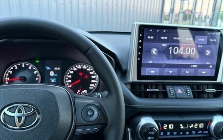 Toyota RAV4, 2020 год, 2 899 000 рублей, 19 фотография