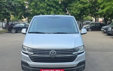 Volkswagen Caravelle T6 рестайлинг, 2020 год, 3 900 000 рублей, 4 фотография