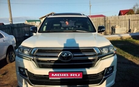 Toyota Land Cruiser 200, 2018 год, 5 600 000 рублей, 1 фотография