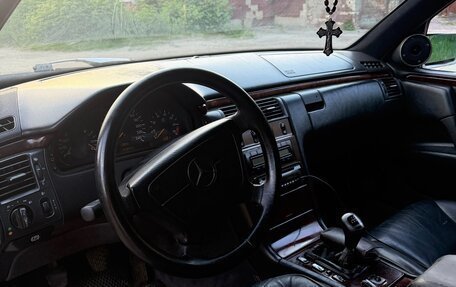 Mercedes-Benz E-Класс, 1997 год, 330 000 рублей, 7 фотография