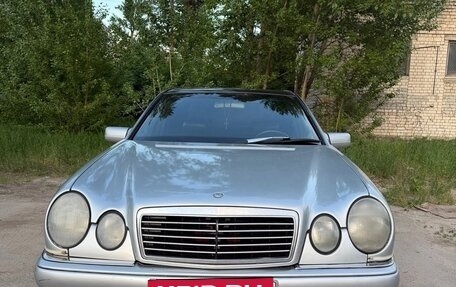 Mercedes-Benz E-Класс, 1997 год, 330 000 рублей, 2 фотография