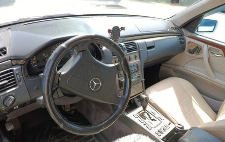 Mercedes-Benz E-Класс, 1999 год, 250 000 рублей, 11 фотография