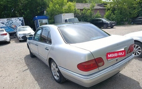 Mercedes-Benz E-Класс, 1999 год, 250 000 рублей, 6 фотография