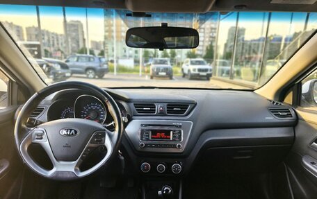 KIA Rio III рестайлинг, 2015 год, 999 000 рублей, 5 фотография