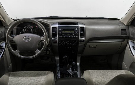 Toyota Land Cruiser Prado 120 рестайлинг, 2004 год, 1 599 000 рублей, 16 фотография