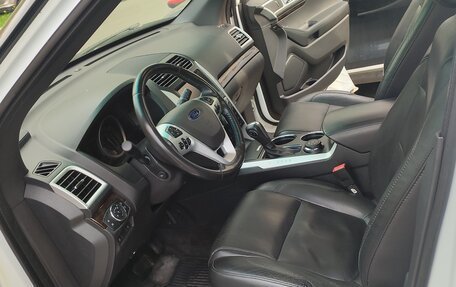 Ford Explorer VI, 2013 год, 2 600 000 рублей, 10 фотография