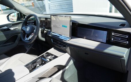 Volkswagen Tiguan, 2026 год, 4 550 000 рублей, 14 фотография