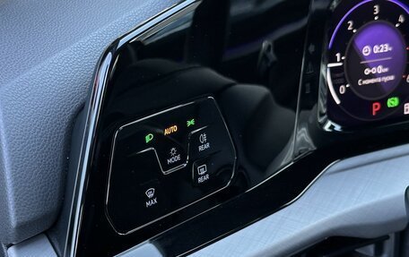 Volkswagen Golf VIII, 2020 год, 2 280 000 рублей, 20 фотография