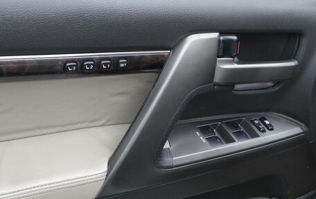 Toyota Land Cruiser 200, 2011 год, 2 950 000 рублей, 14 фотография