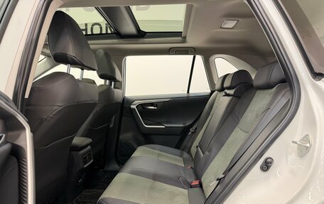 Toyota RAV4, 2025 год, 4 090 000 рублей, 19 фотография