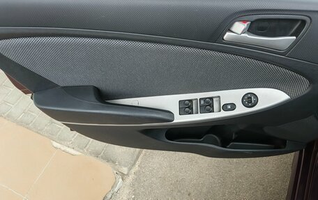 Hyundai Solaris II рестайлинг, 2011 год, 745 000 рублей, 11 фотография