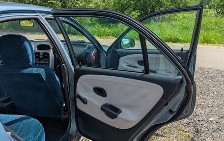 Mitsubishi Carisma I, 2002 год, 225 000 рублей, 12 фотография