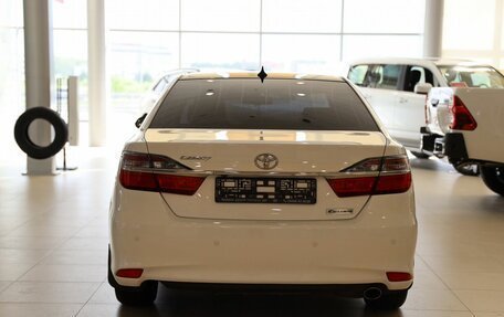 Toyota Camry, 2017 год, 2 600 000 рублей, 5 фотография