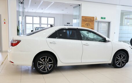 Toyota Camry, 2017 год, 2 600 000 рублей, 6 фотография
