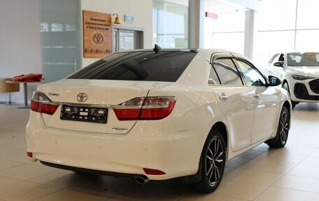 Toyota Camry, 2017 год, 2 600 000 рублей, 4 фотография