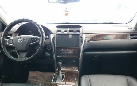 Toyota Camry, 2017 год, 2 600 000 рублей, 11 фотография