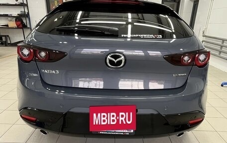 Mazda 3, 2021 год, 1 990 000 рублей, 2 фотография