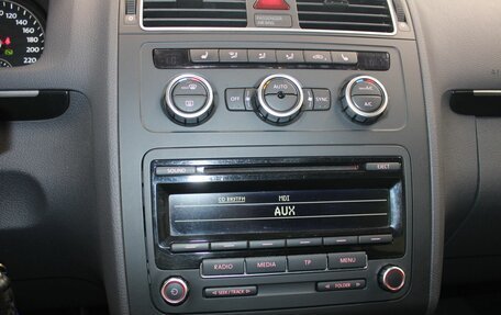Volkswagen Touran III, 2012 год, 1 087 000 рублей, 19 фотография